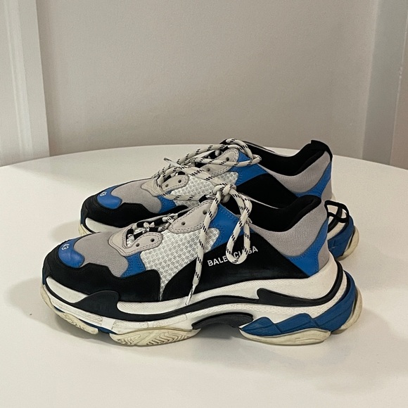 Balencaiga Triple S sneaker, with dustbag, fits like us 11 - Picture 2 of 8
